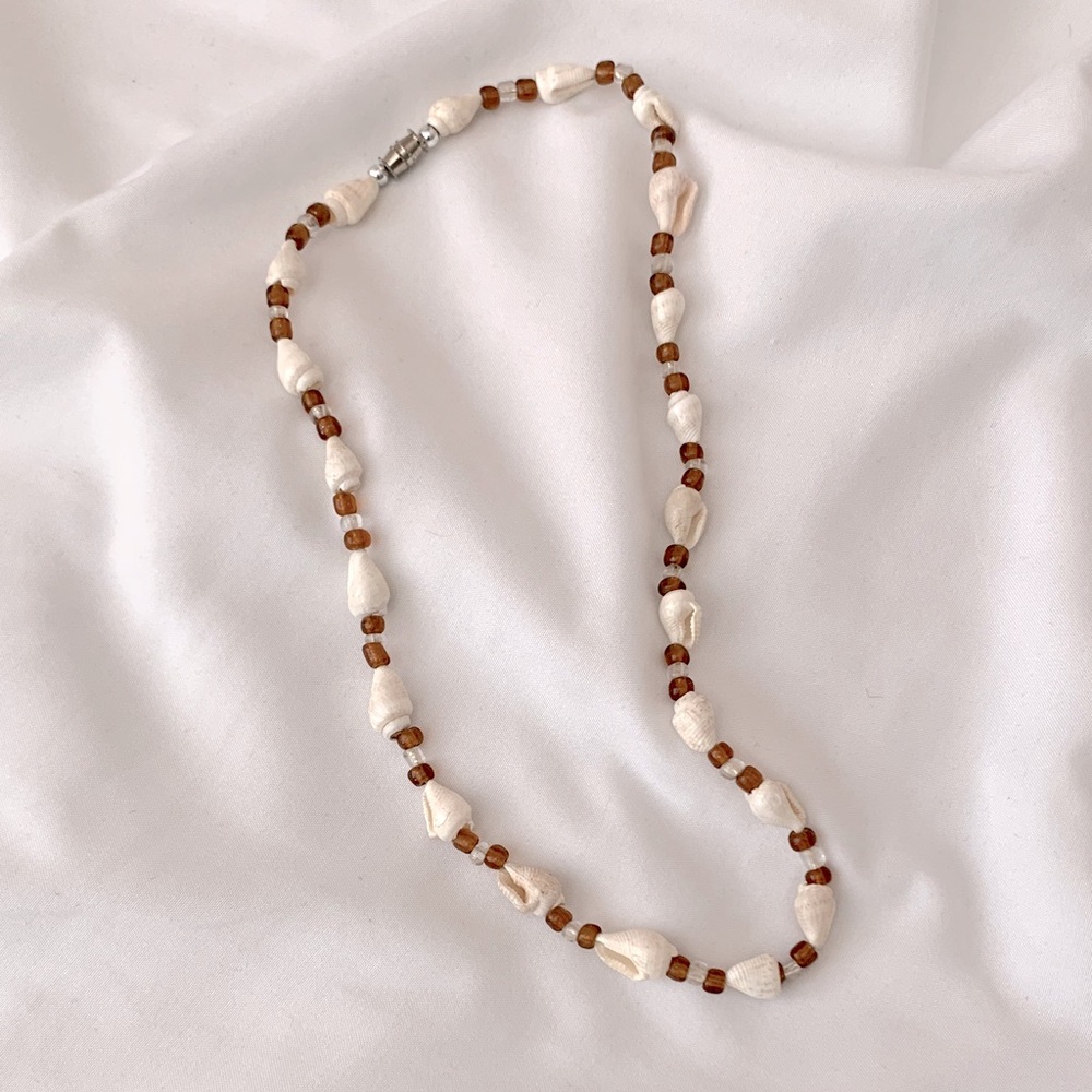 Vintage Hawaiian Women's White Delicate Choker Shell Beaded Necklace